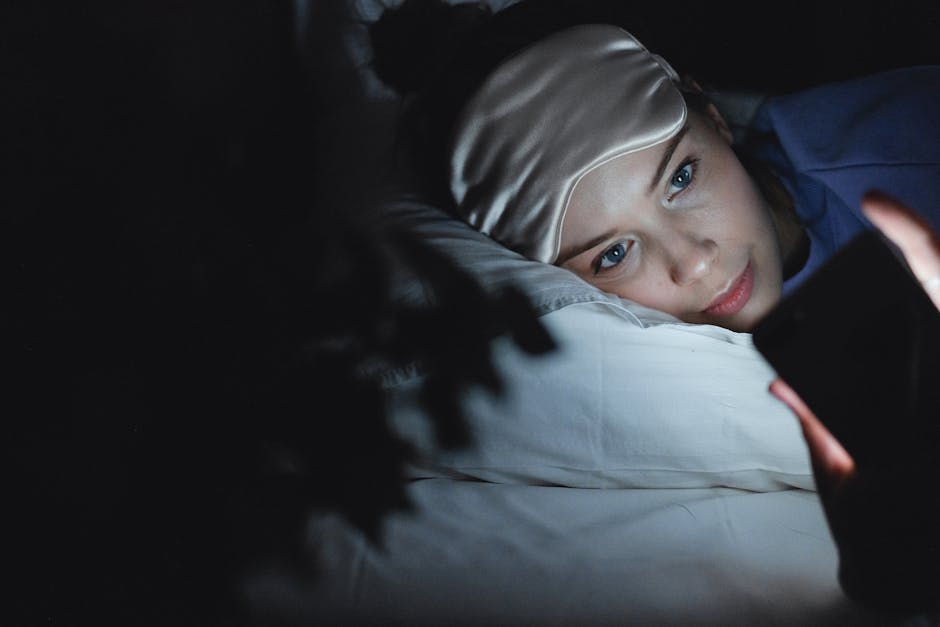 Blue Light and Sleep: What the Evidence Actually Shows